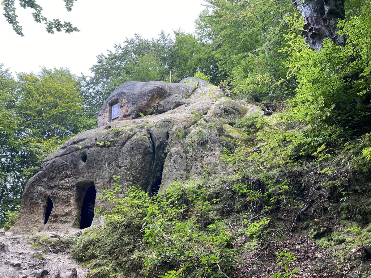 Скельний монастир у Розгірче - фото 71074