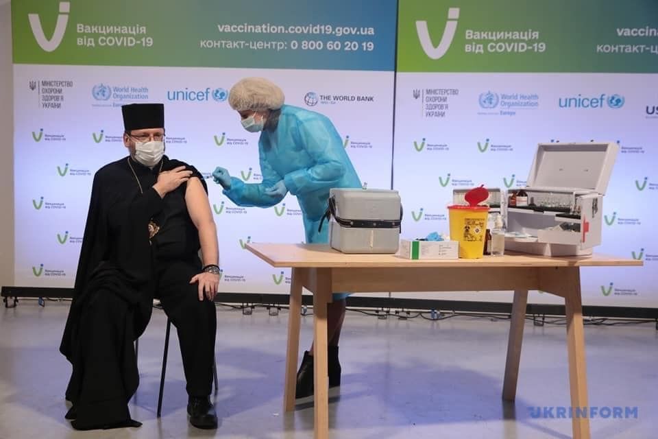 Блаженніший Святослав Шевчук під час вакцинації - фото 71872