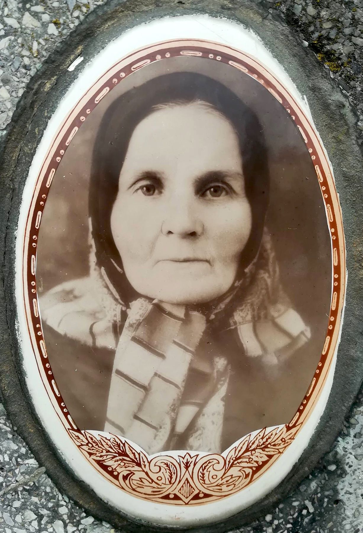 Portrait of Hanna Kvasnevska from her gravestone - фото 72385
