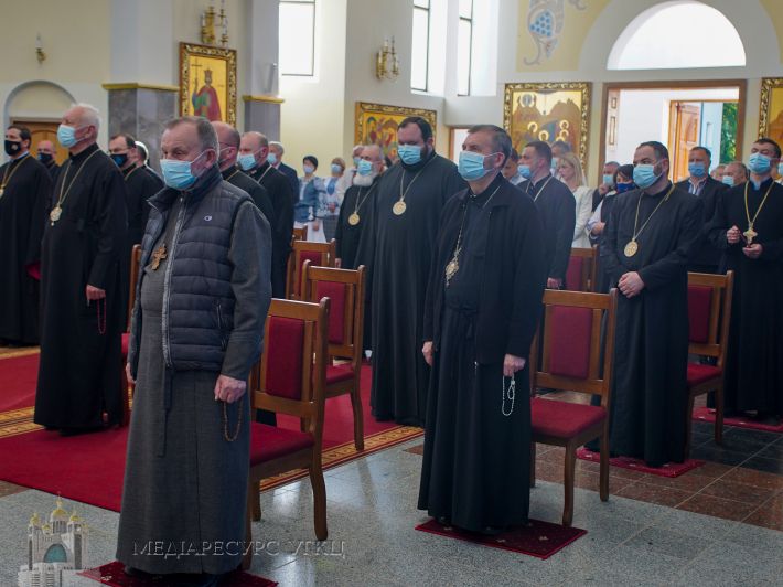 Глава та єпископи УГКЦ помолилися у Зарваниці за тих, кого пандемія залишила без роботи - фото 73064