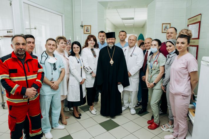 Патріарх Святослав та медперсонал - фото 73197