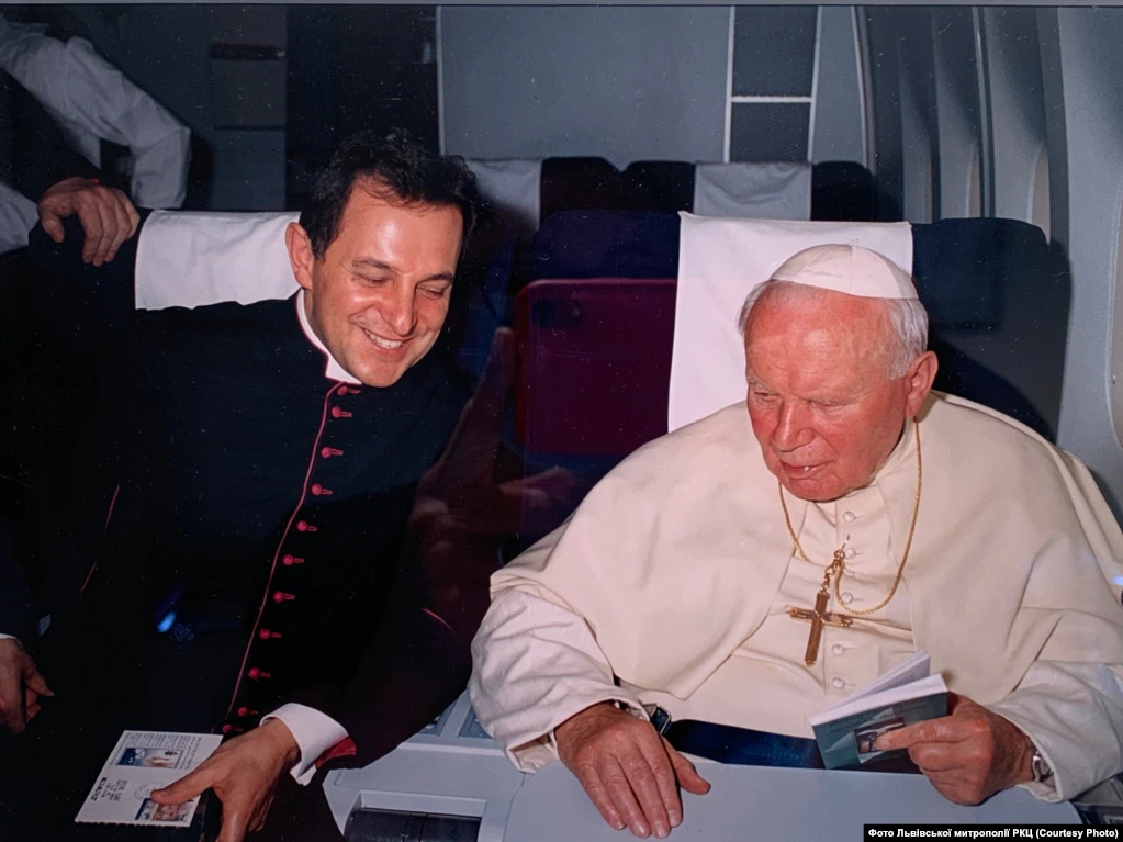 Іван Павло ІІ і його секретар Мечислав Мокшицький - фото 74306