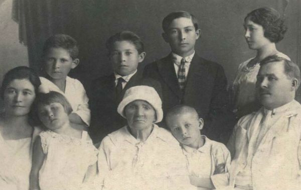 Лишились тільки знімки... Родина Воронаєвих у 1925-му - фото 75055