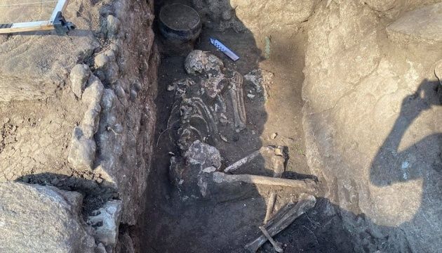 Археологи знайшли на Донеччині два поховання зрубної культури - фото 75852