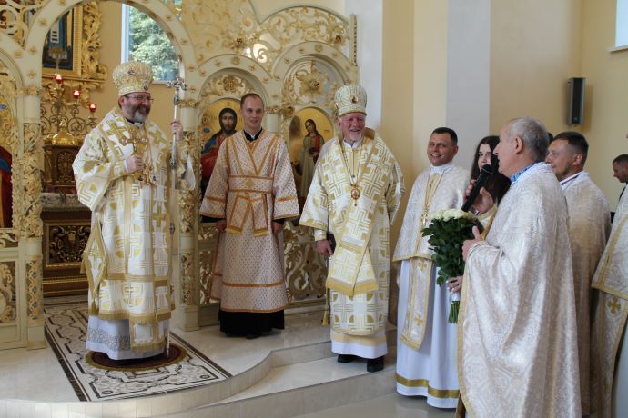 Патріарх Святослав в історичному Галичі освятив новий храм трьох блаженних священномучеників УГКЦ - фото 76528