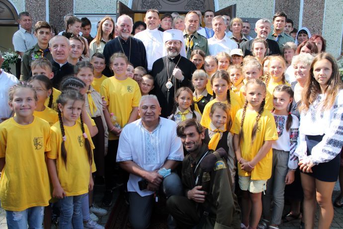 Патріарх Святослав в історичному Галичі освятив новий храм трьох блаженних священномучеників УГКЦ - фото 76529