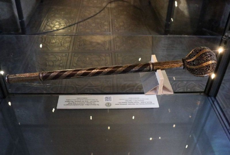 The original Constitution and the Hetman's Mace of Pylyp Orlyk were placed on display in St Sofia of Kyiv - фото 77202