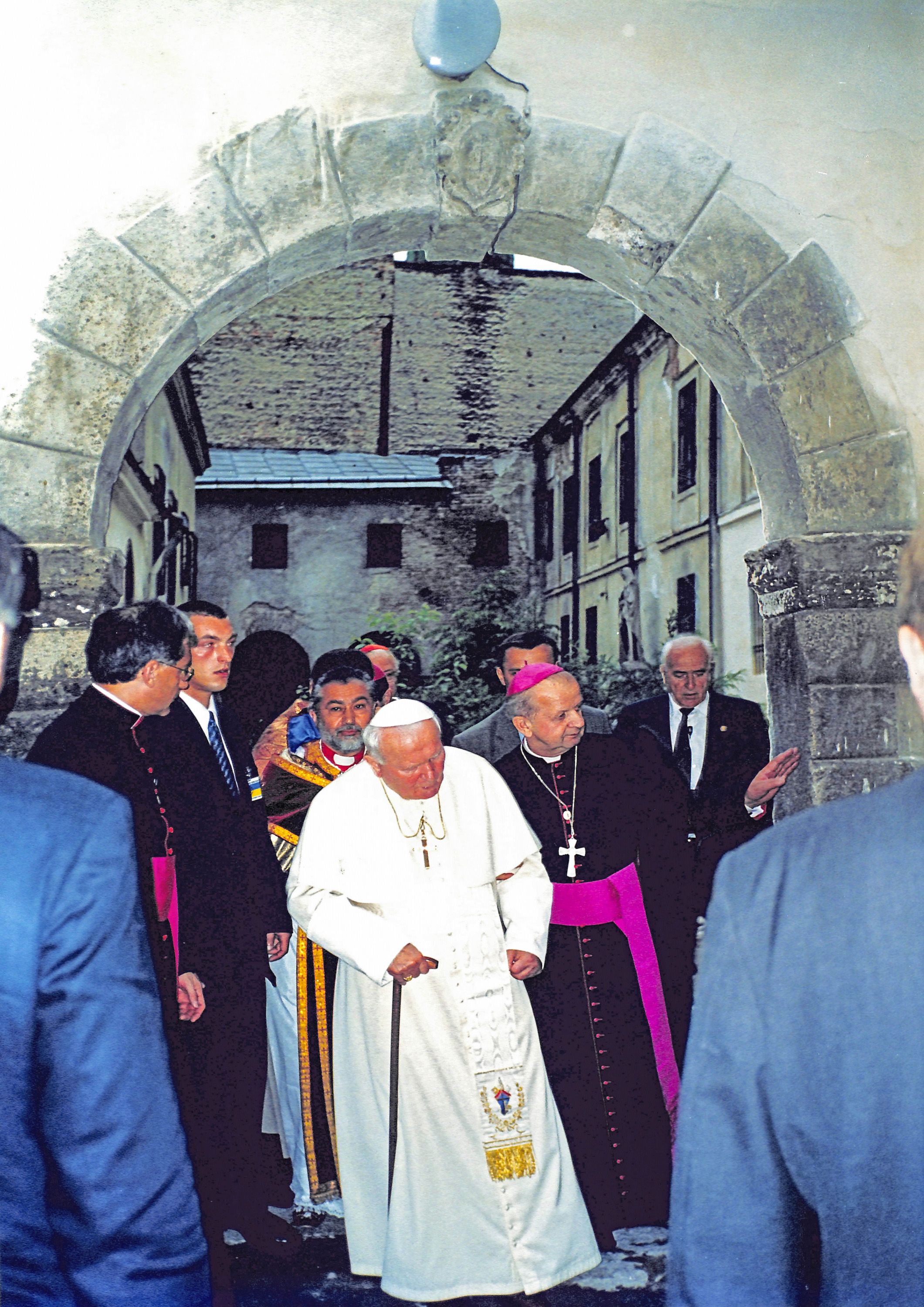 Папа Іван Павло II у Вірменському кафедральному соборі Успіння Пресвятої Богородиці 2001 рік - фото 77330