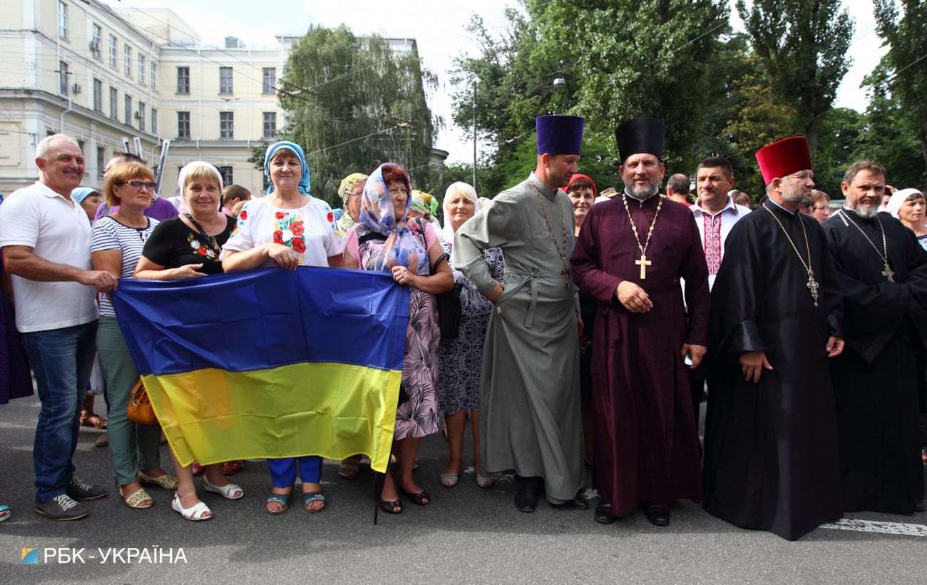 ПЦУ постепенно наращивает поддержку среди украинских верующих - фото 77534