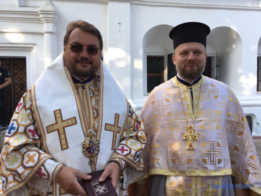 Митрополит Олександр Драбинко та священник Віктор Мартиненко - фото 77950