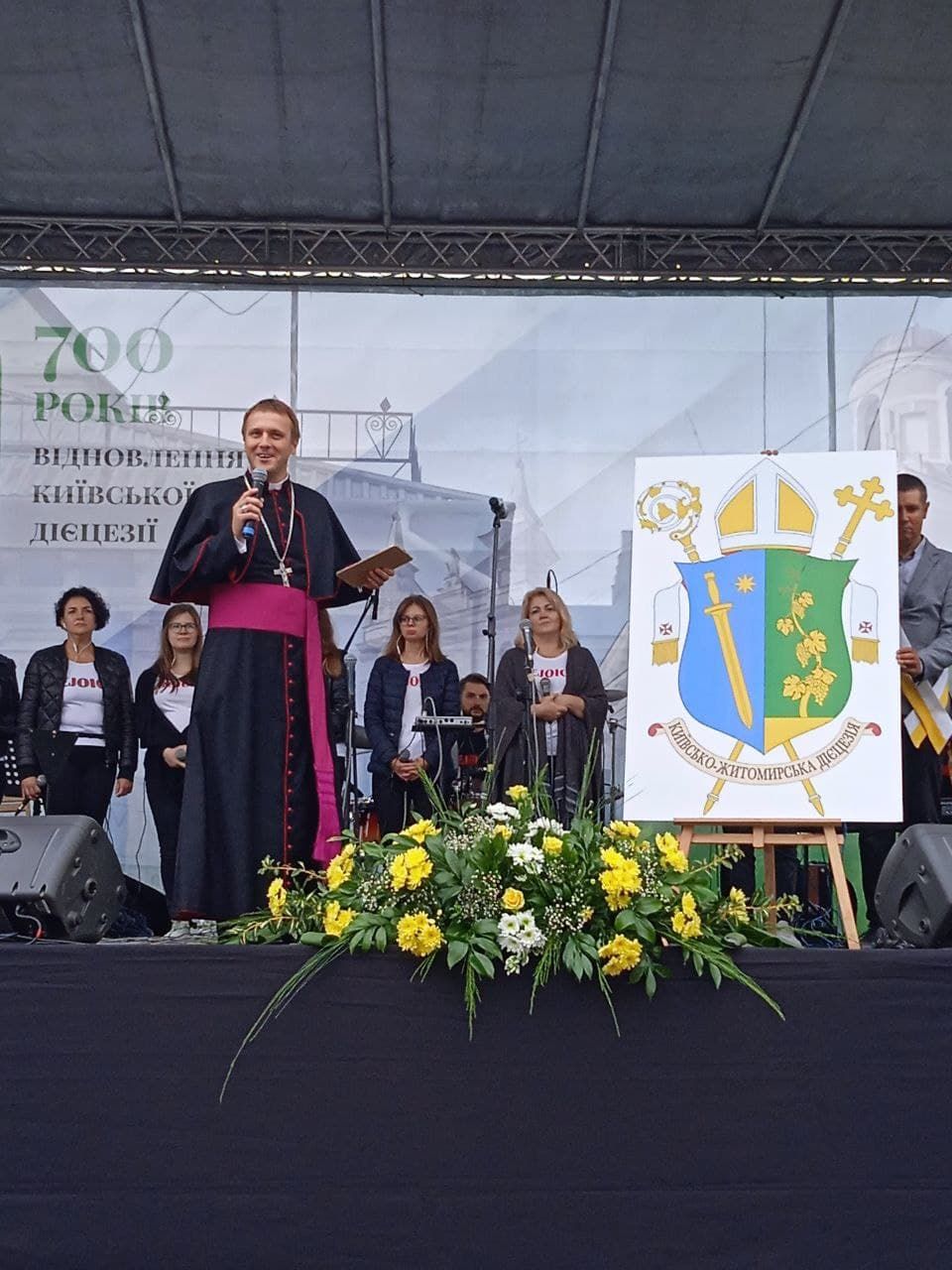 Римо-католики отметили 700-летие Киево-Житомирской диецезии - фото 79167