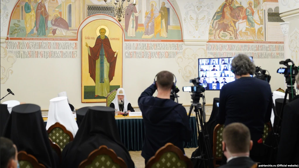 Глава РПЦ Кирило під час виступу на конференції. Москва, 16 вересня 2021 року - фото 79412