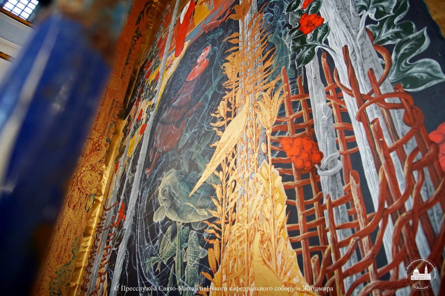 Свято-Михайлівський собор у Житомирі здивує парафіян і туристів автентичними розписами - фото 80136