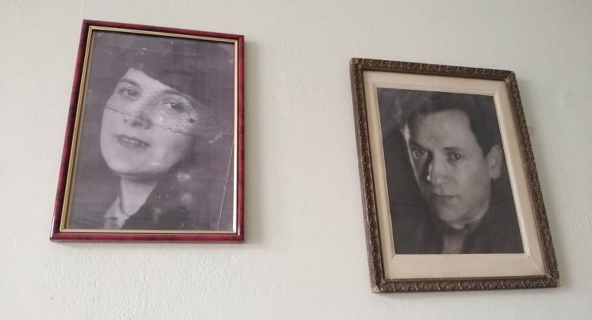Портрети батьків Костянтина Липківського на стіні його кабінету - фото 81291