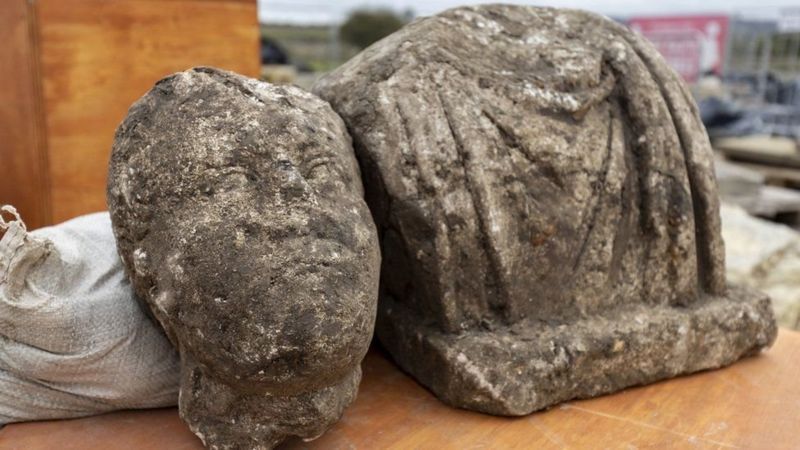 Археологи знайшли давньоримські бюсти поблизу церкви XI століття - фото 81516