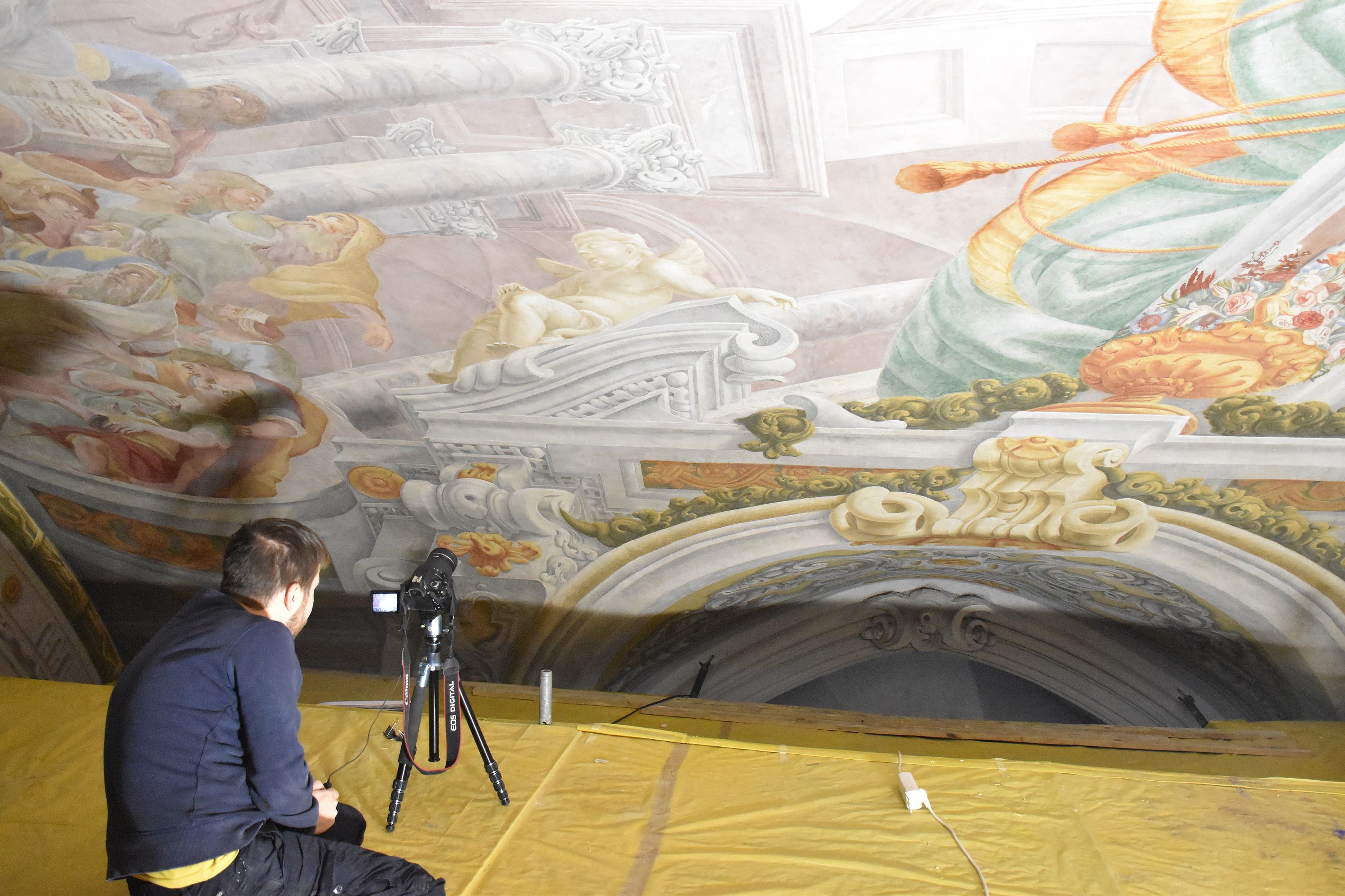 Гарнізонний храм Львова відкриває свої фрески - фото 82067