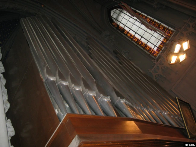 У костелі тривалий час проводились музичні концерти, де звучав орган, виготовлений наприкінці 1980-х років чеською компанією Rieger-Kloss. Інструмент знищила пожежа, він не підлягає відновленню - фото 82355