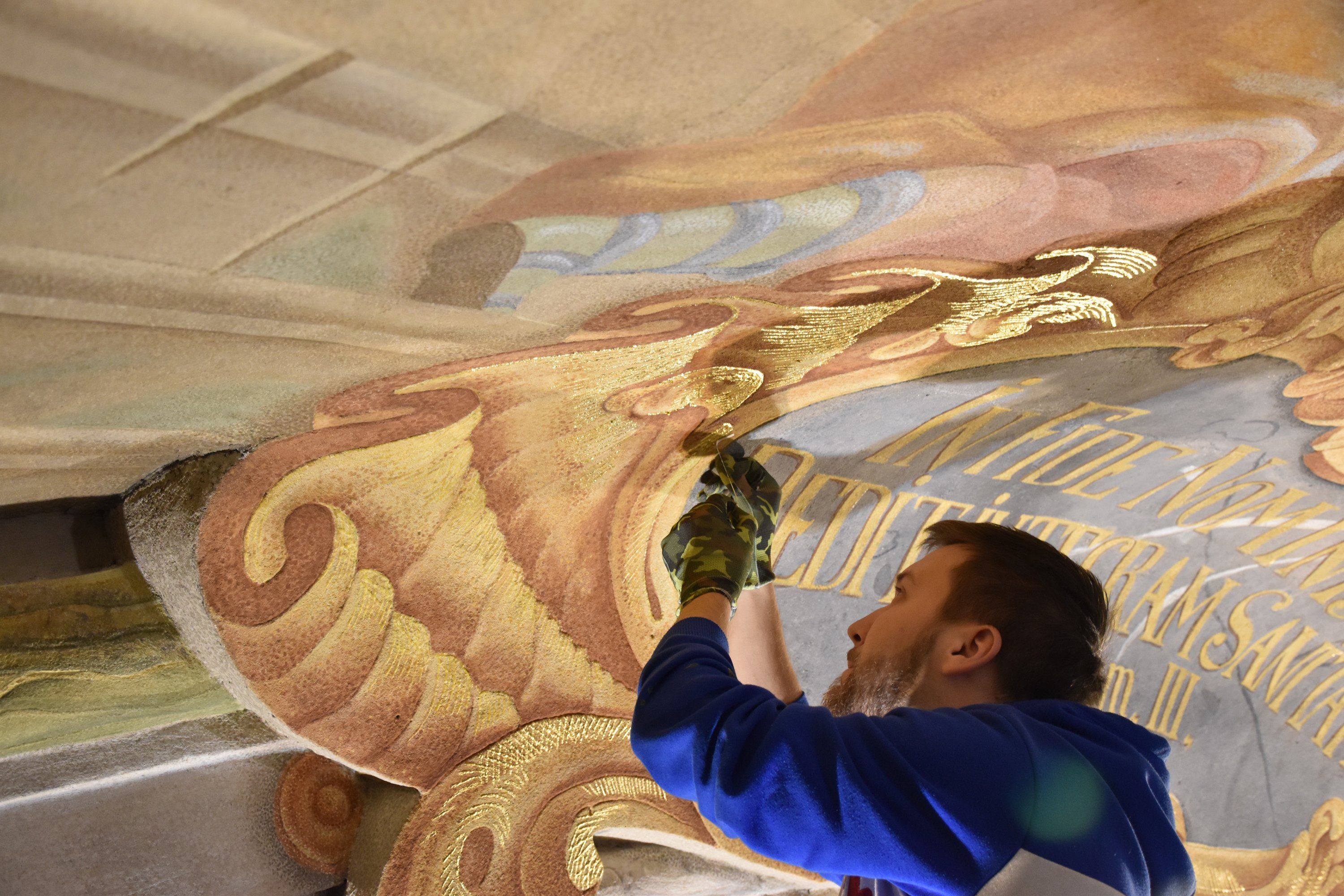 International project renovates priceless frescoes in historic Garrison Church in Lviv - фото 82768