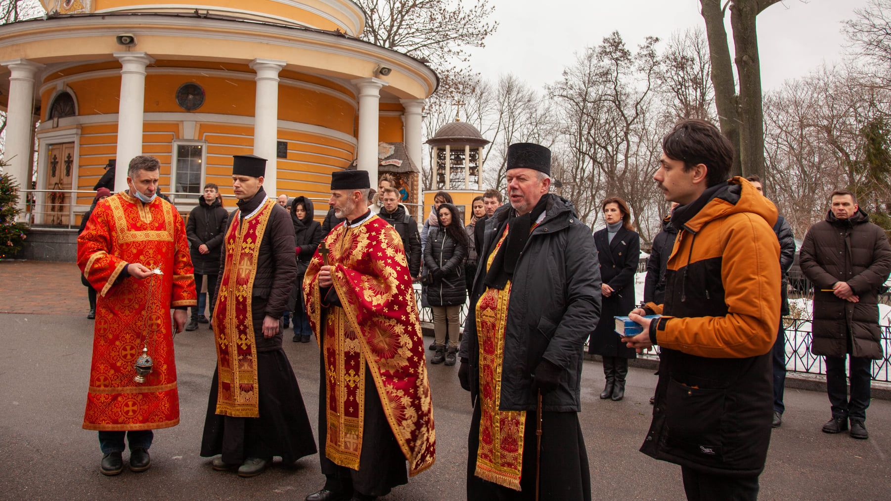 На Аскольдовій могилі у Києві молитовно вшанували Героїв Крут - фото 86236