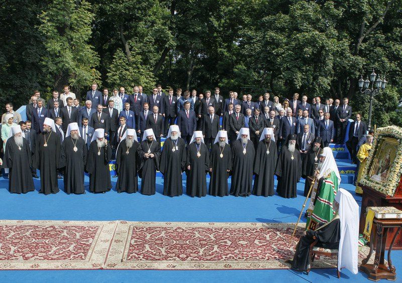 Патріарх Московський і всієї Русі Кирило (праворуч) під час молебну в Києві, 27 липня 2013 р. - фото 86861