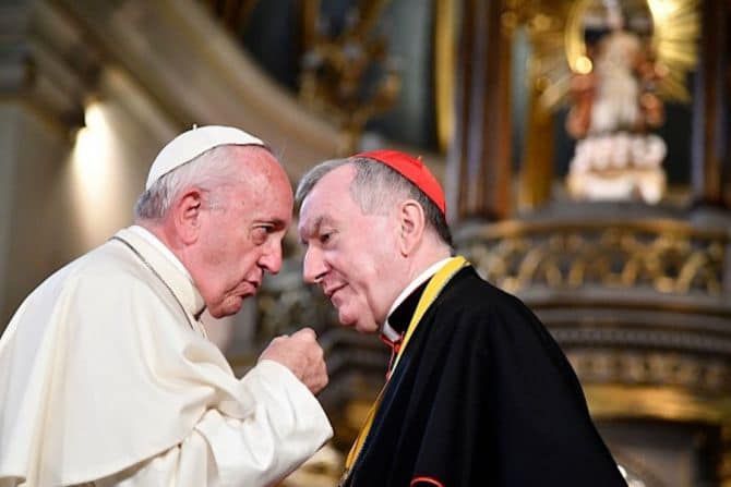 Папа Франциск і кардинал Паролін - фото 86916