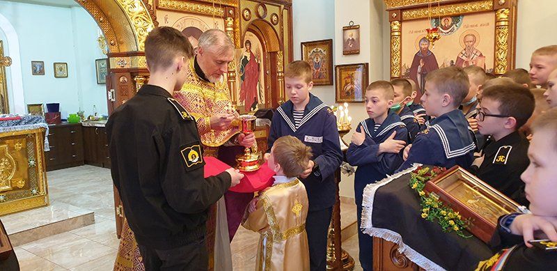 Севастопольські священики УПЦ МП 'духовно окормляють' окупантів та 'опрацьовують' молодь - фото 89729