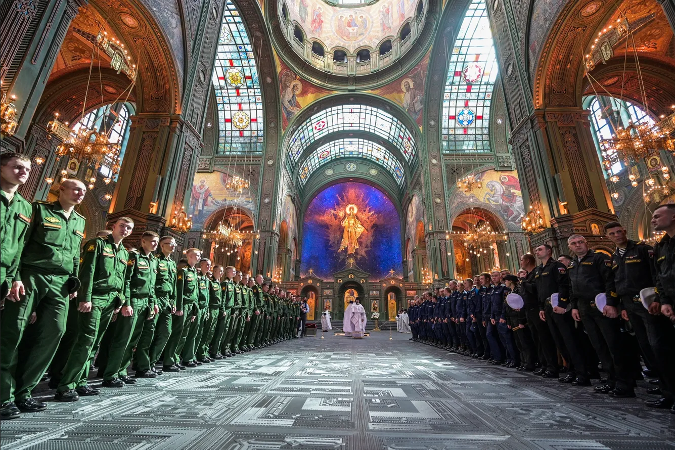Служба в храме Вооруженных сил в подмосковной Кубинке в годовщину его освящения. 13 июня 2021 года  - фото 89908