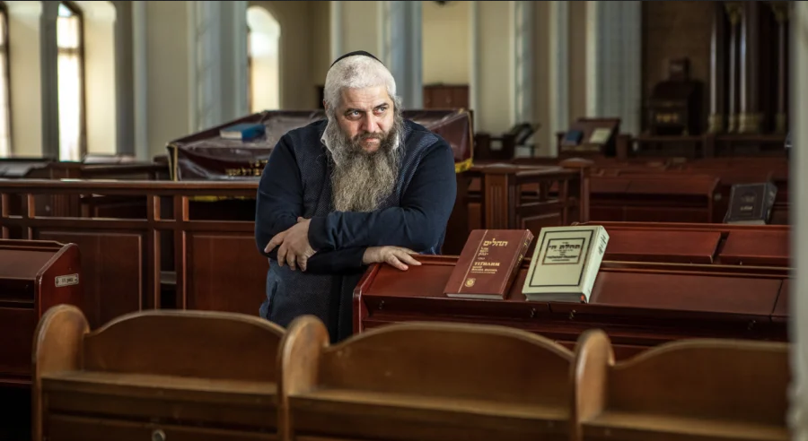 Щоб бачив світ: головний рабин України зізнається, що сам записує інтерв'ю із людьми, які пережили жахіття війни - фото 90088