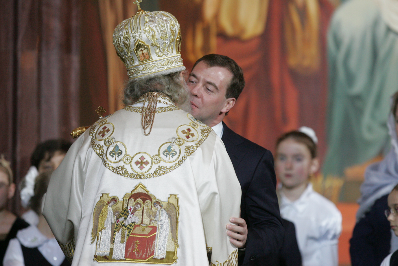 Патриарх Кирилл и Дмитрий Медведев - фото 90758