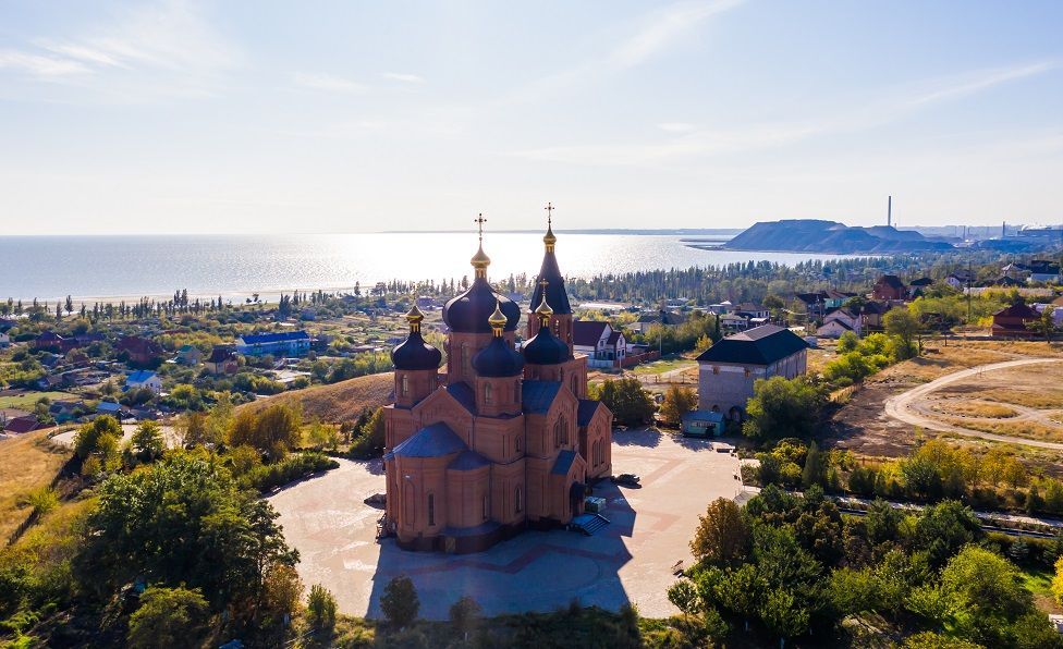 Before the invasion, St Michael's Cathedral offered views of Mariupol's coastline - фото 90765