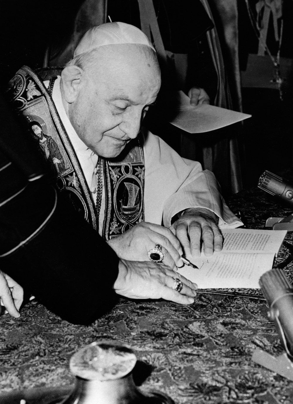  Папа Іван XXIII опублікував свою енцикліку Pacem in Terris, 11 квітня 1963 року. - фото 92586