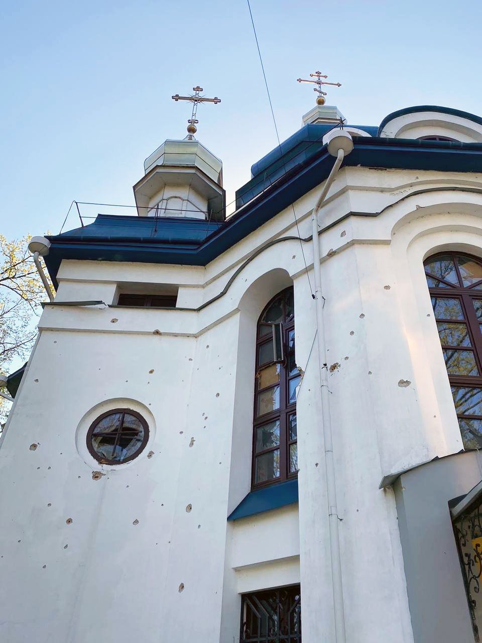 Община обстрелянного оккупантами храма св. Николая в Ирпене перешла в ПЦУ - фото 93246