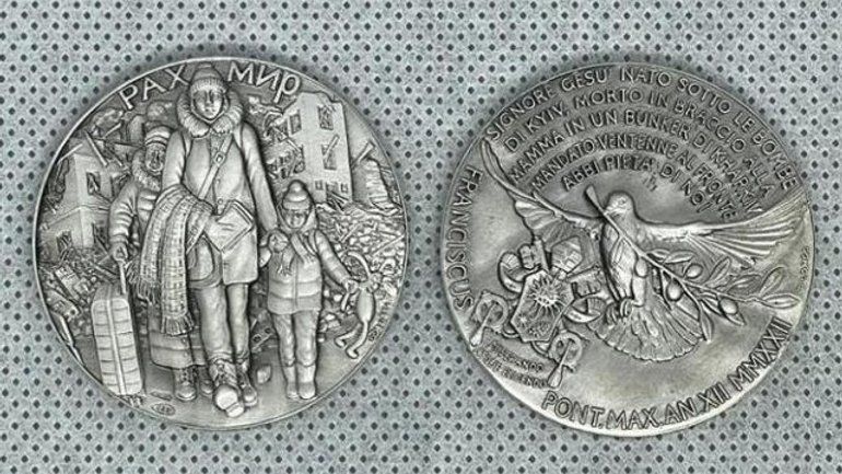 Для ватиканського Монетного двору – медаль про Україну - 
 це безпрецедентна благодійна подія - фото 94764
