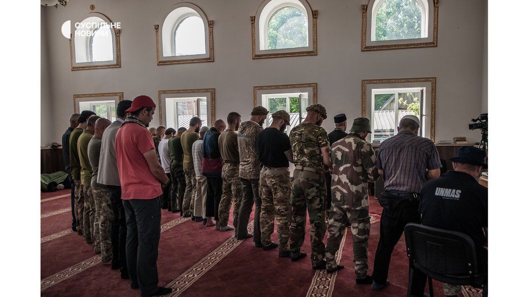 Спільна молитва в мечеті у Костянтинівці, Донецька область, липень 2022 року - фото 96331