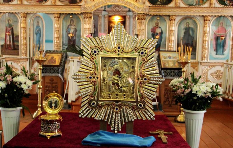 Митрополит УПЦ МП Онуфрій молився у Почаєві - фото 97456