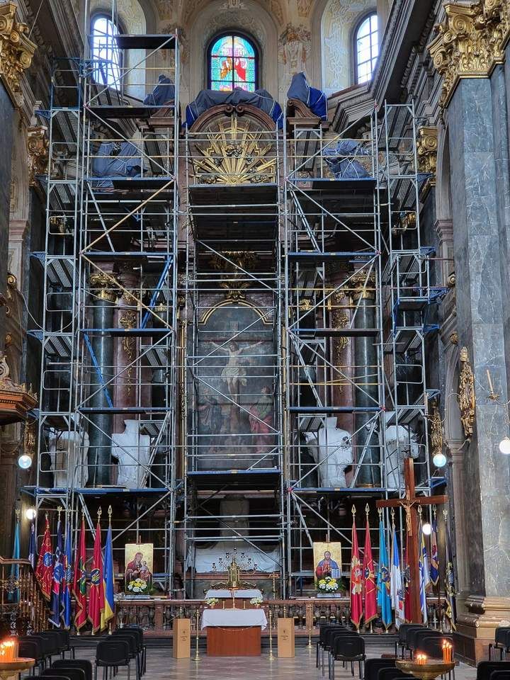 У львівському гарнізонному храмі почали реставрацію головного вівтаря - фото 98208