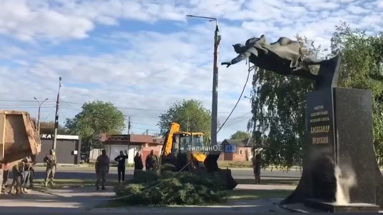 Оккупанты планируют установить в Мариуполе памятник Александру Невскому - фото 98301