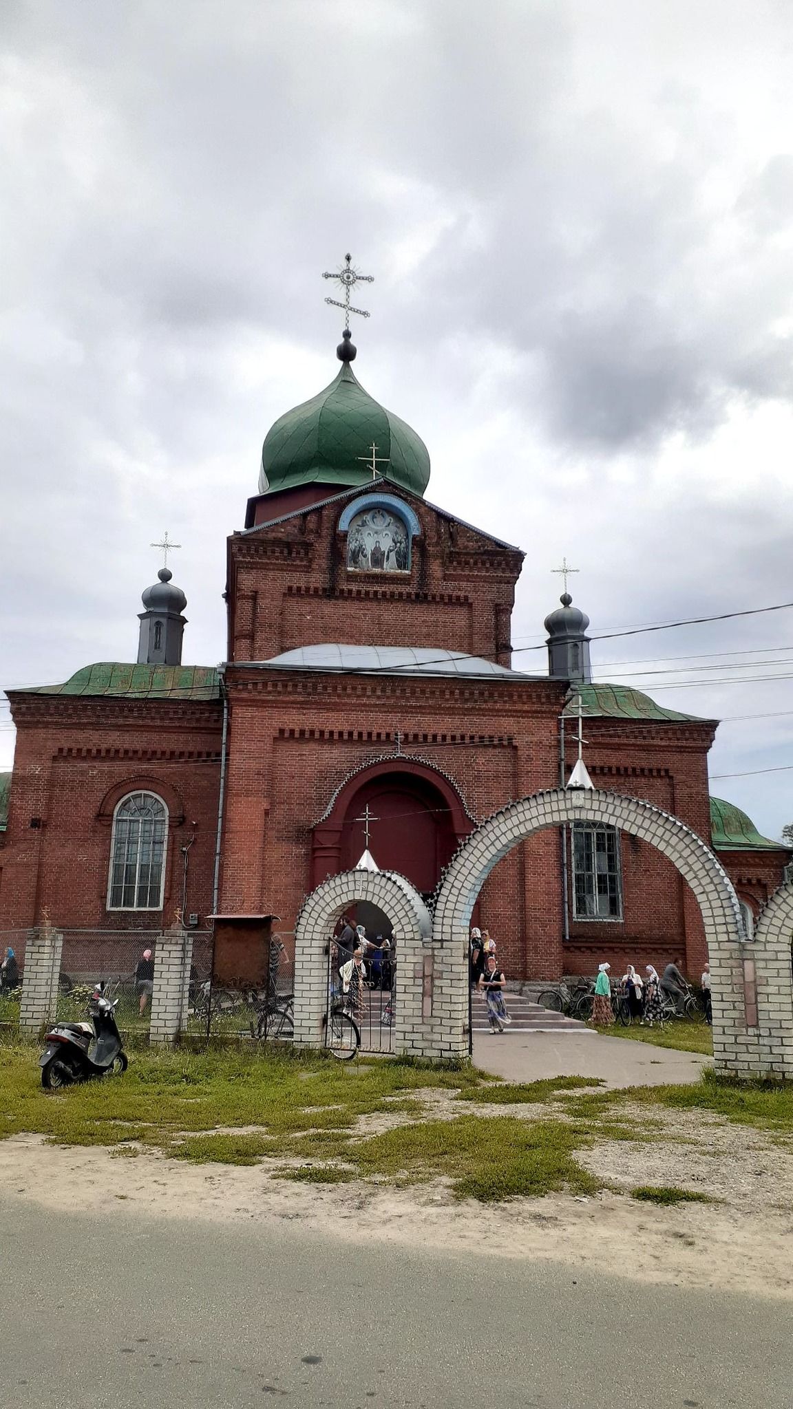 Вознесенська церква Корюківки збудована 1904 року і є пам’яткою архітектури - фото 98367