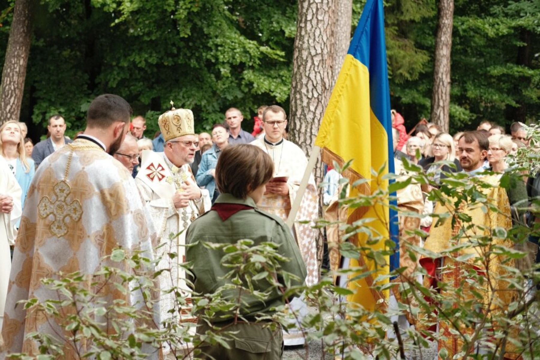 Українські громади Бельгії молилися за мир та зібрали кошти на допомогу ЗСУ - фото 99153