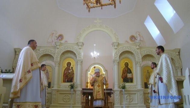 У родинній садибі Патріарха Йосифа Сліпого на Тернопільщині освятили іконостас - фото 99435
