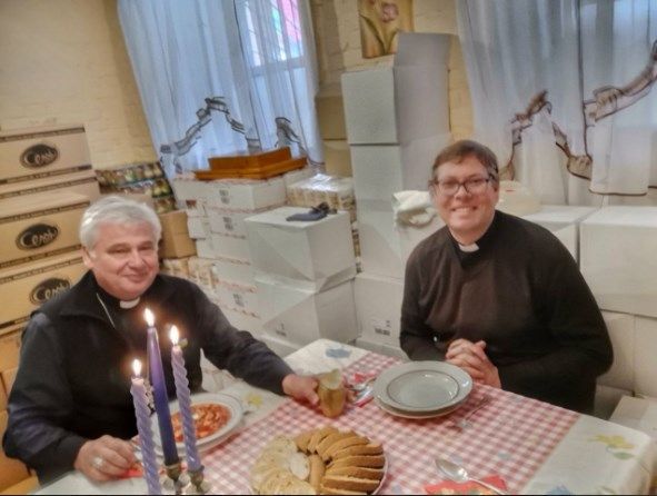 Кардинал і борщ: на роздачі обіду бідним у Сумах ватиканський гість попросив добавки - фото 99553
