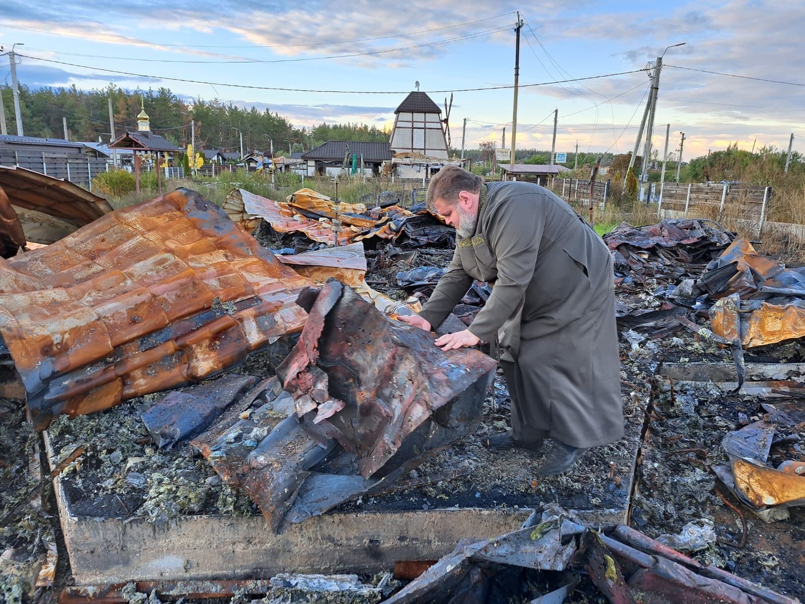 Перед бегством из северных районов Харьковщины оккупанты сожгли храм ПЦУ - фото 99741