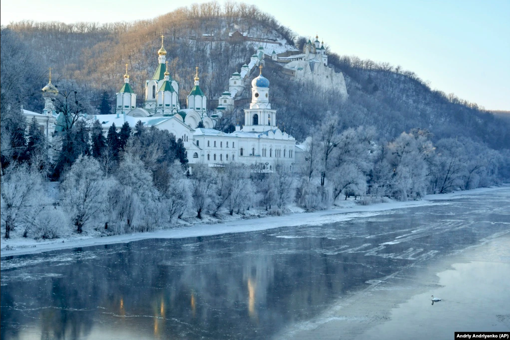 Свято-Успенська Святогірська лавра на схилі річки Сіверський Донець, 21 грудня 2021 року - фото 100467