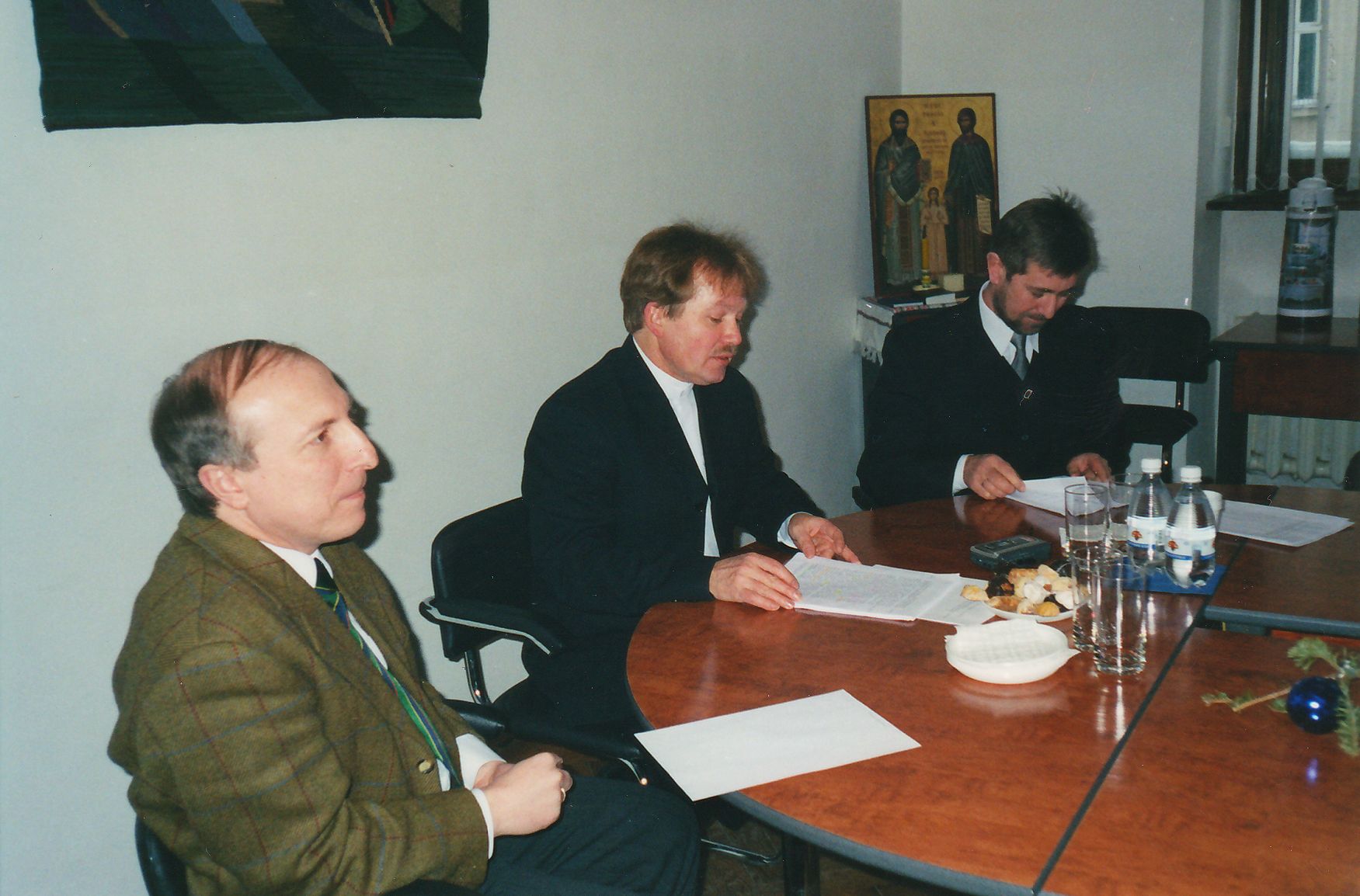 Семінар в УКУ, виступає д-р Василь Ульяновський, поруч Олег Турій та Ігор Скочиляс - фото 101753