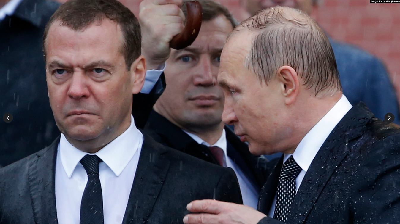 Президент Росії Володимир Путін (праворуч) і прем’єр-міністр Росії Дмитро Медведєв. Москва, 22 червня 2017 року - фото 102445
