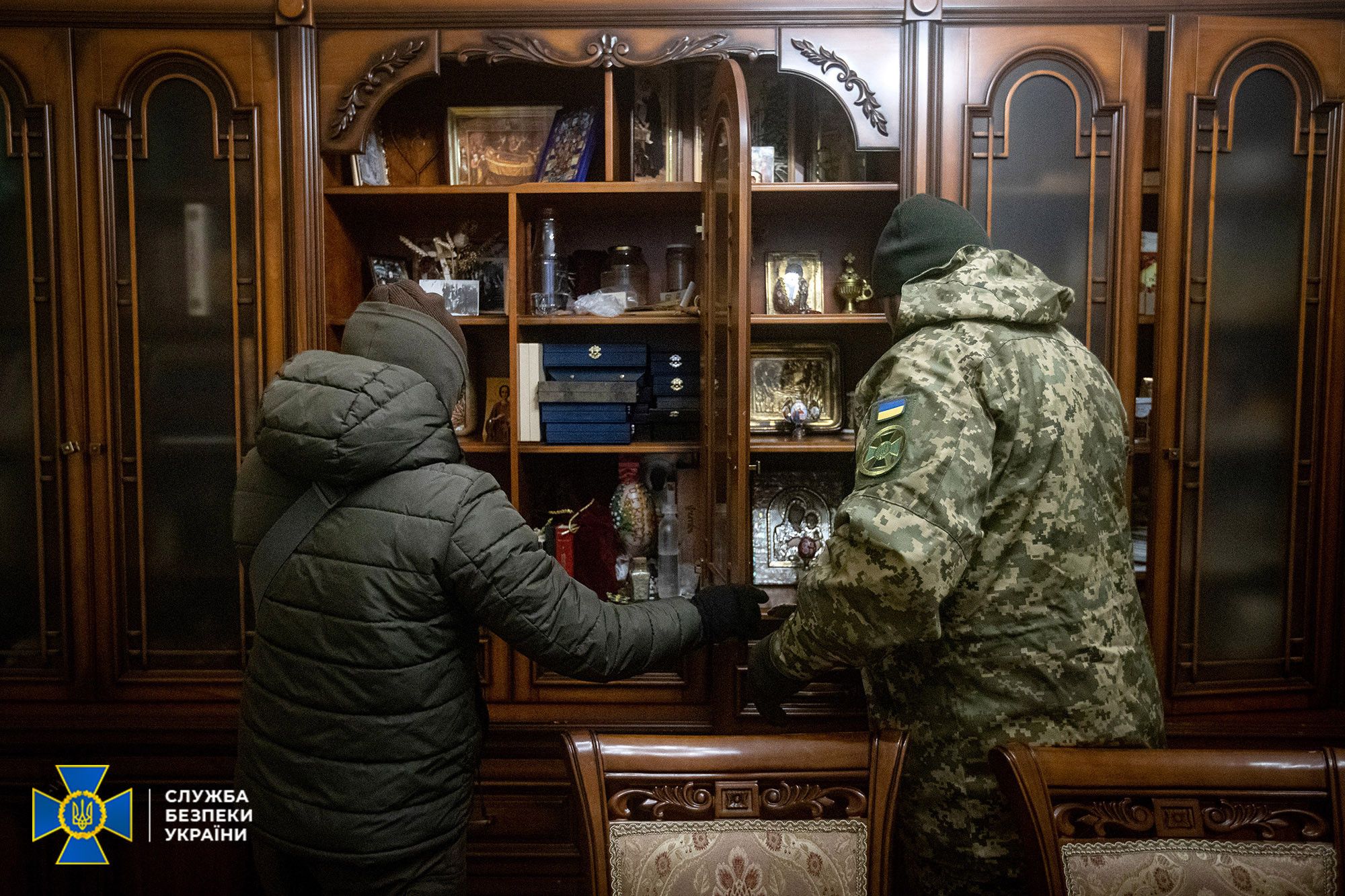SSU finds pro-russian literature, millions in cash and dubious russian citizens during security measures in premises of moscow patriarchate’s Ukrainian Orthodox Church - фото 103097