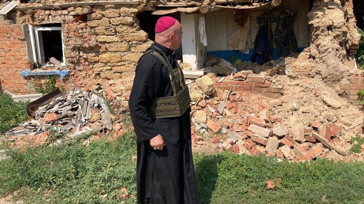 Єпископ РКЦ Ян Собіло: треба молитися, щоб світ не забув про війну в Україні - фото 103129