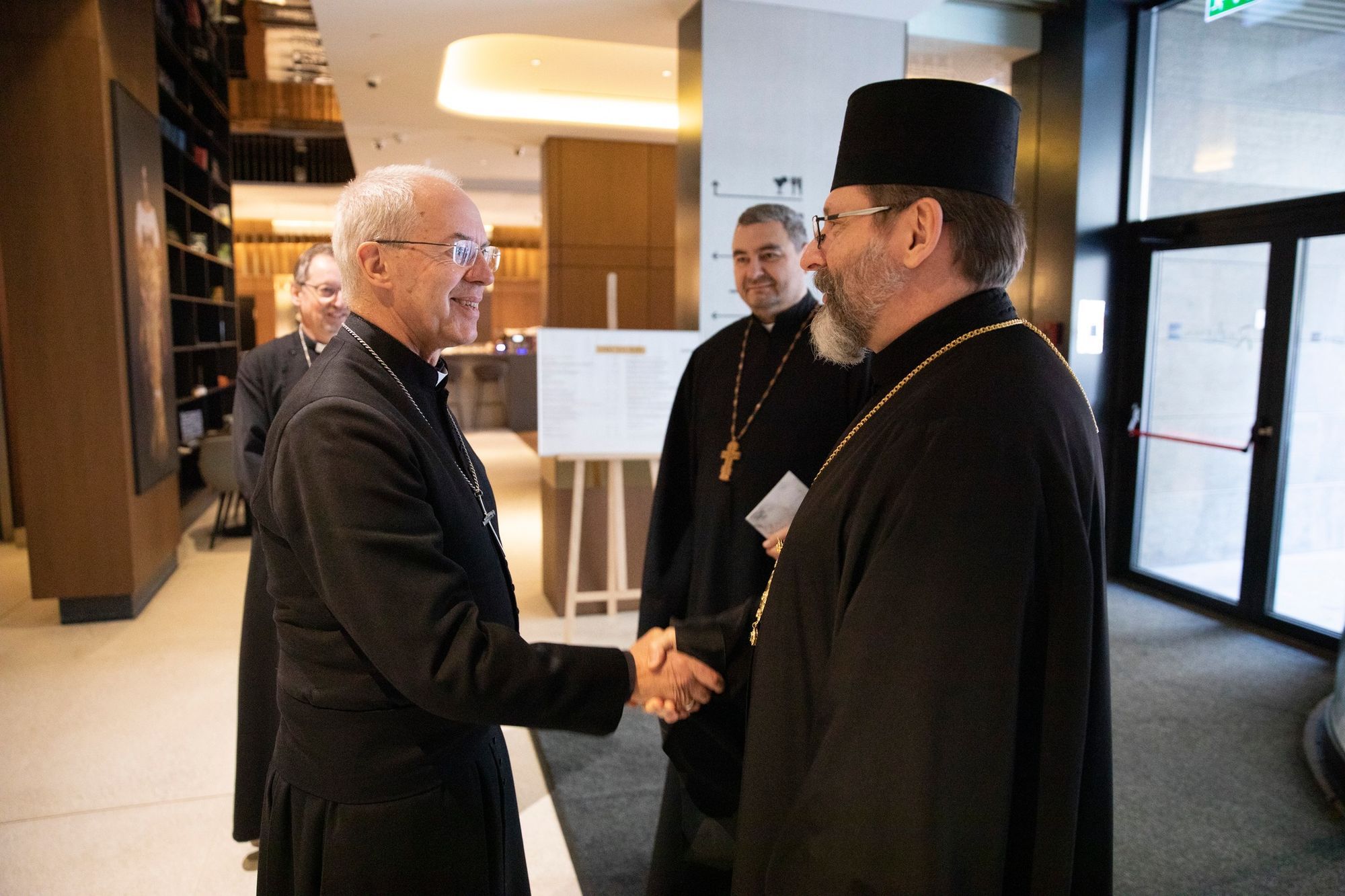 Patriarch Sviatoslav meets with the Archbishop of Canterbury - фото 103837