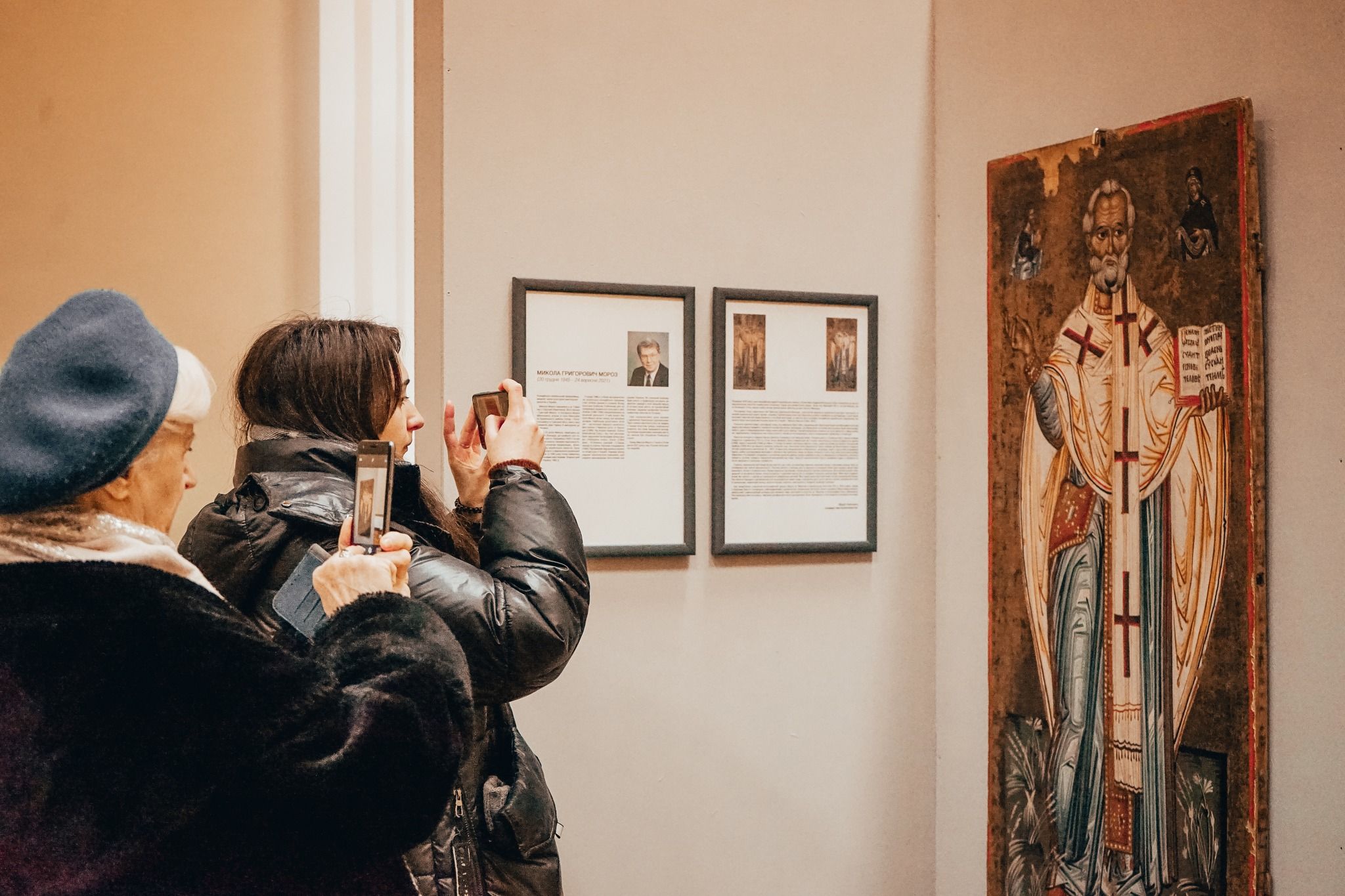 У Львові представили відреставровану ікону ХVІ століття «Святий Миколай» - фото 105139