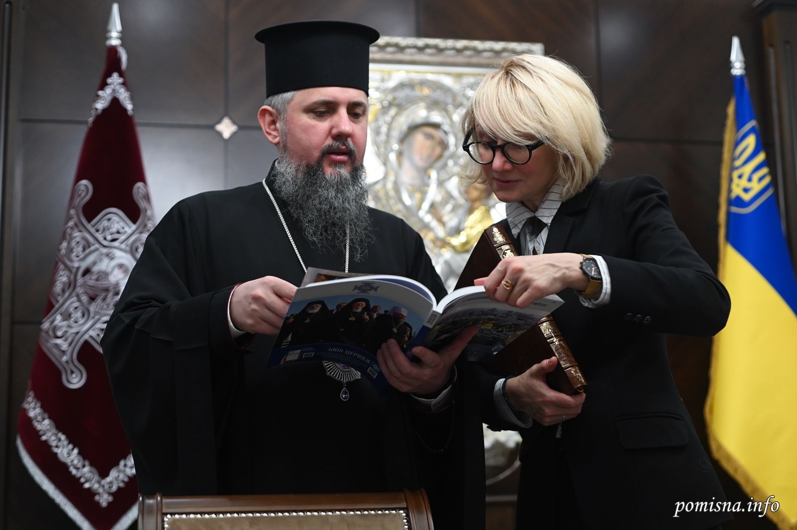 Предстоятель ПЦУ відзначив українських дипломатів церковними нагородами - фото 105424